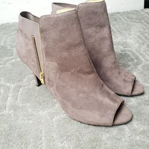 Liz Claiborne SOLSTICE Ankle Boots Womens Size 11M beigy gray peep toe heels